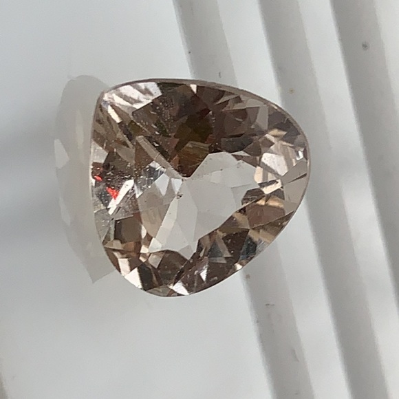 4.35 Carats Imperial Natural Topaz Cut Stone from Skardu Pakistan - Picture 6 of 16